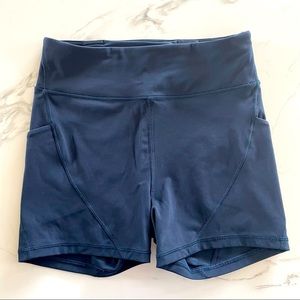 NWOT Lululemon Track & Train Short 4” Size 10